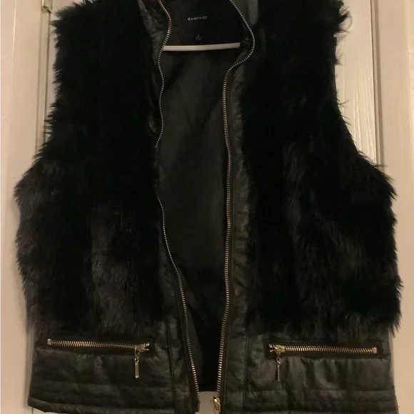 Rampage Brand - Faux fur vest, size large - Picture 1 of 11